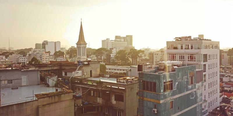 企业应用新引擎：WDSSBJ技术咨询如何驱动保险业核心数据平台构建，重塑软件开发与精算理赔效率